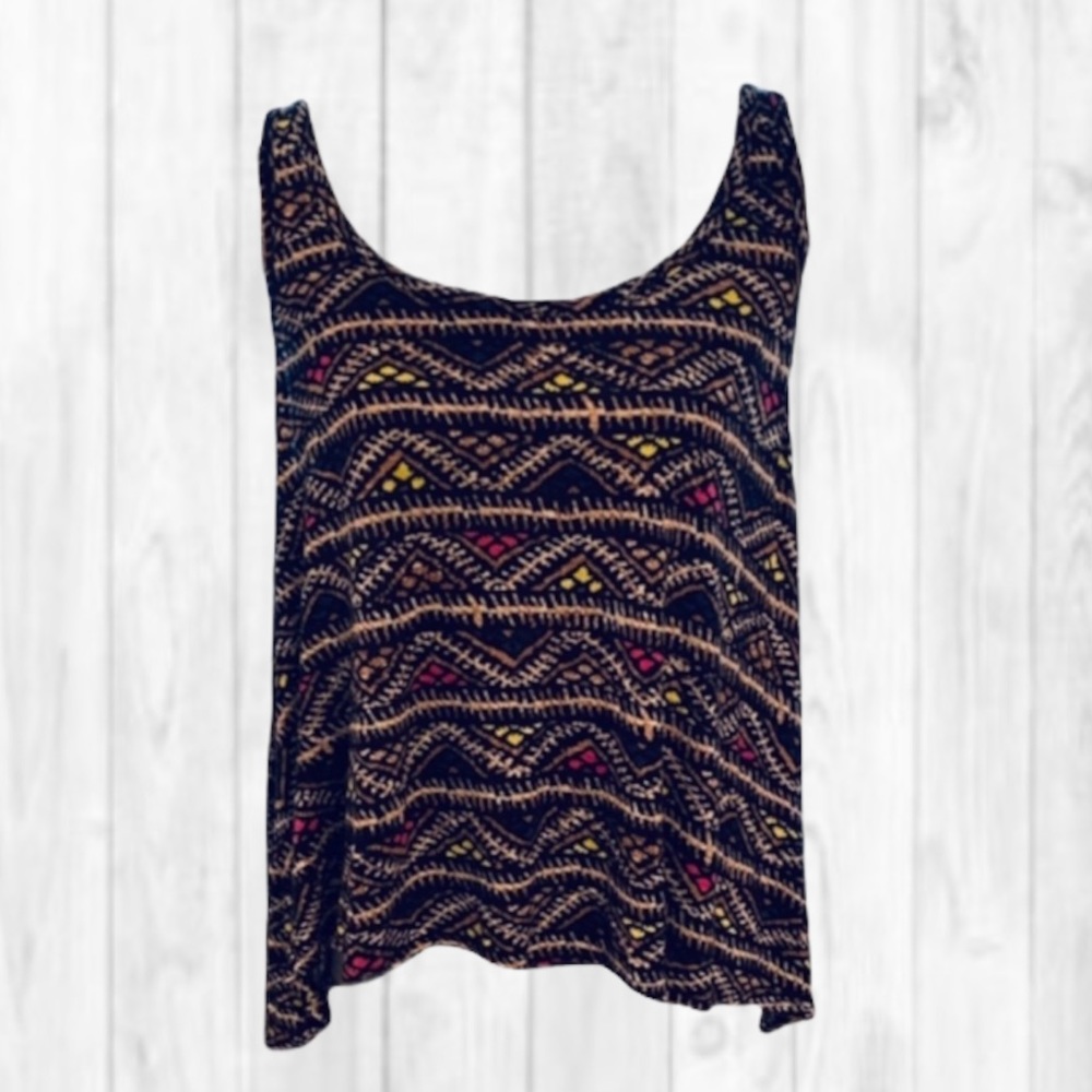 Chelsea & Theodore Sleeveless Aztec Design Hi-Low Tank (L)